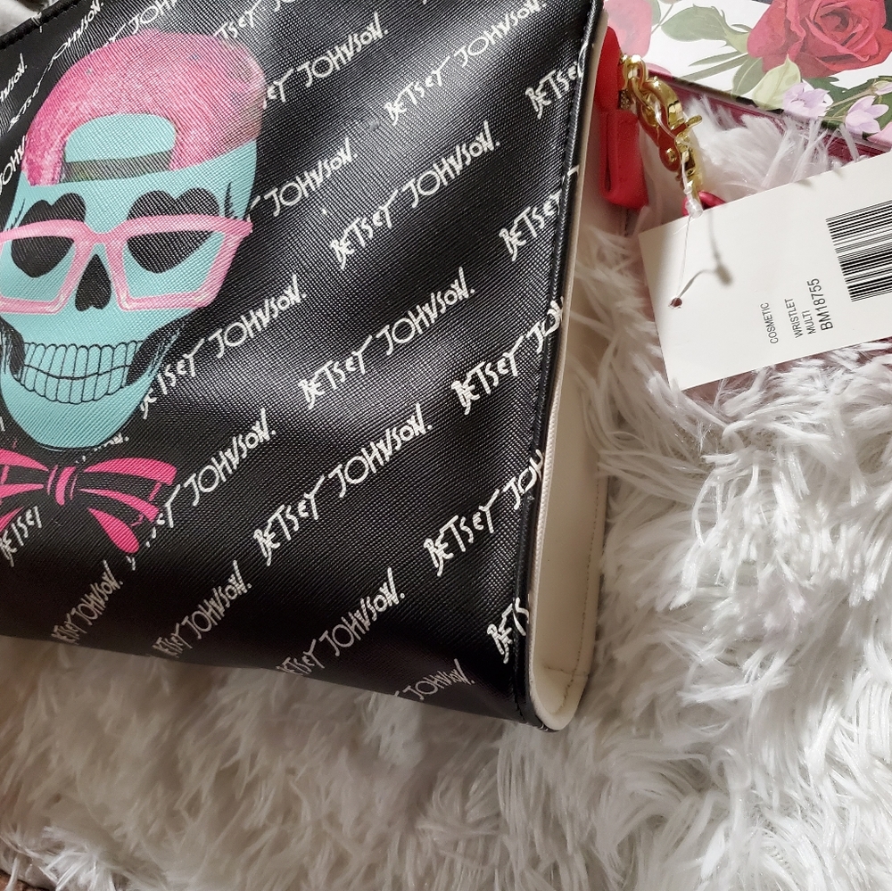 Purses - Picture 2 of 5